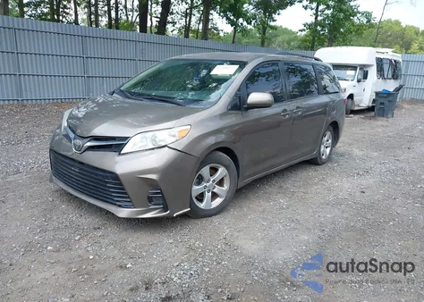 2018 Toyota Sienna Le 8 Passenger из США, поврежденный, VIN 5TDKZ3DCXJS903114